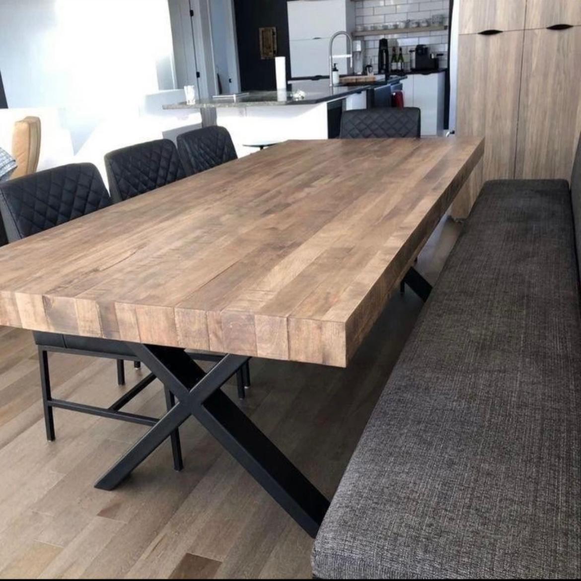 Mesa de comedor diseñada a medida